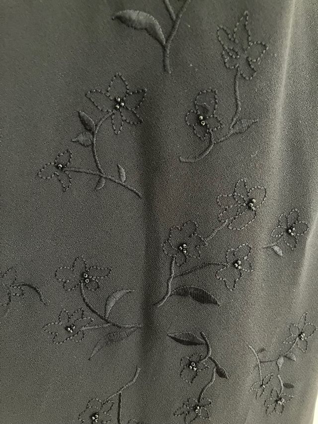 VESTIDO BORDADO NEGRO SEDA. T40. JONES WEAR