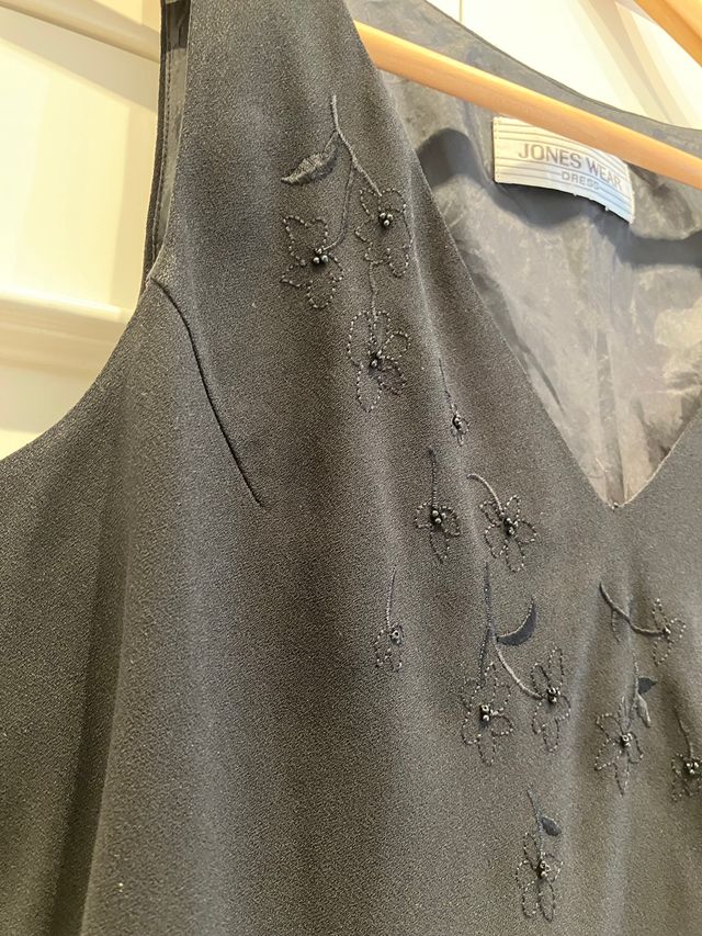 VESTIDO BORDADO NEGRO SEDA. T40. JONES WEAR