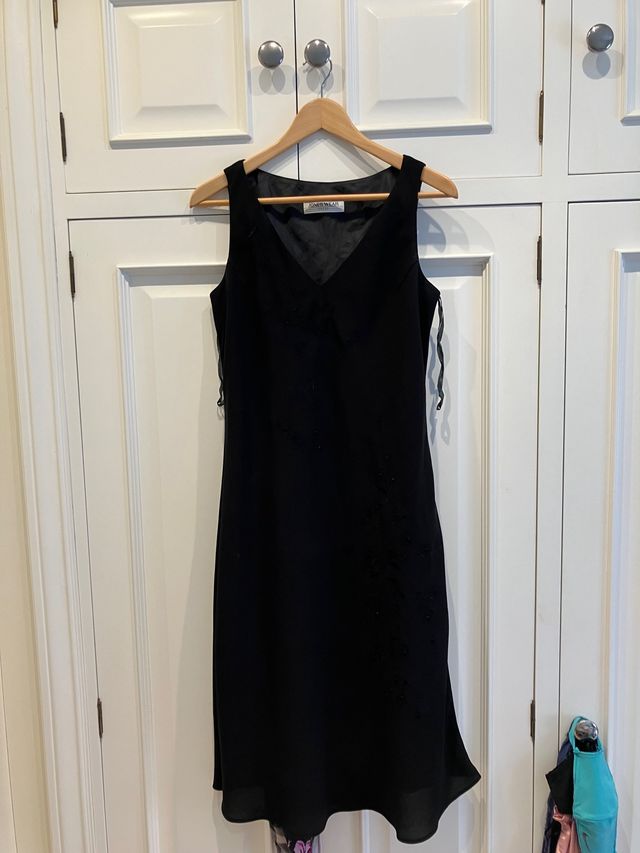 VESTIDO BORDADO NEGRO SEDA. T40. JONES WEAR