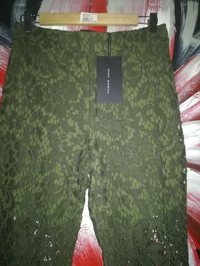 pantalón fluido bordados perforados Zara woman