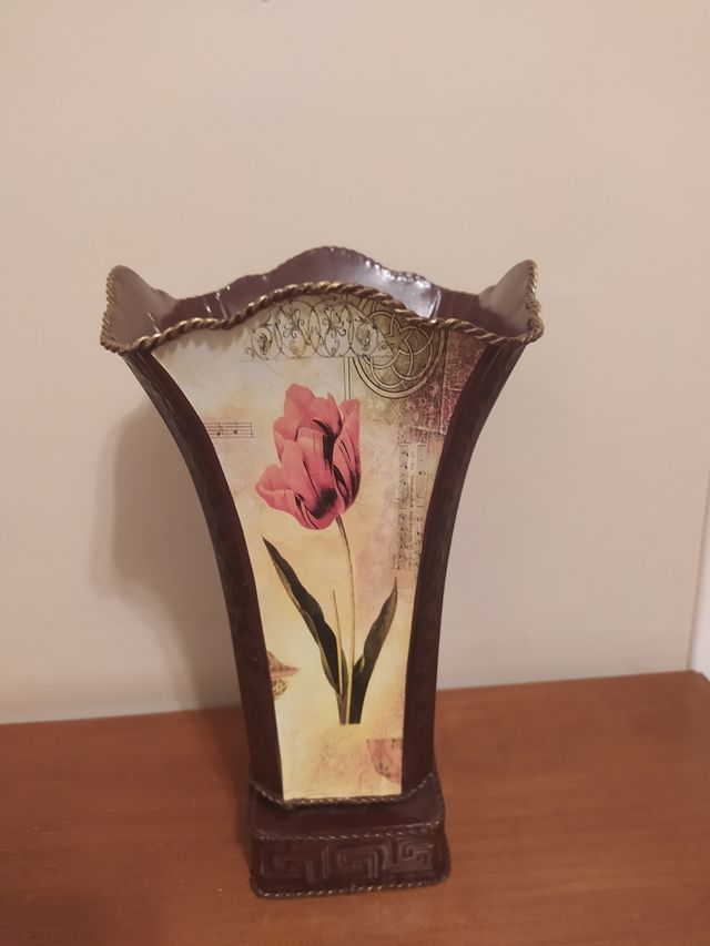 Jarrón metal pintado 31cm x 10cm