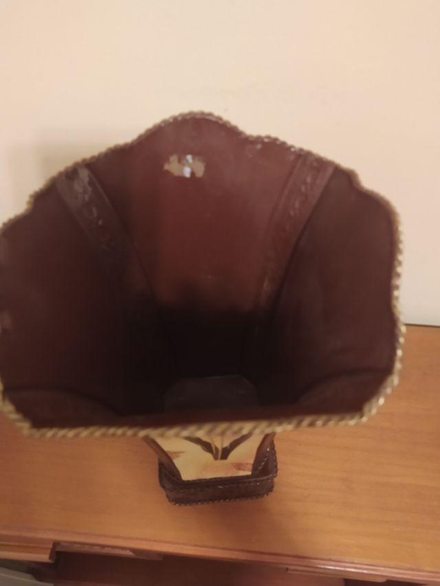 Jarrón metal pintado 31cm x 10cm