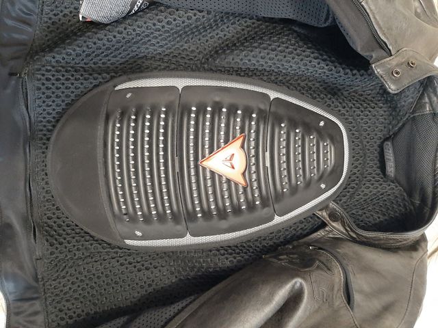 chaqueta Dainise cuero T48