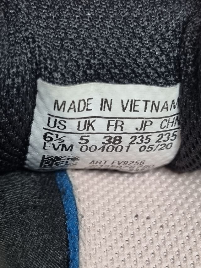 Zapatillas Adidas chica T.38.