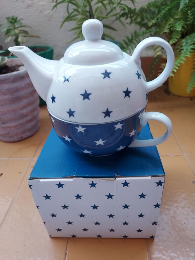 Tetera con taza