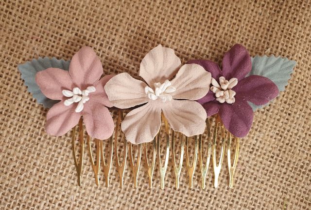 Peinecillo rosa empolvado beige y morado