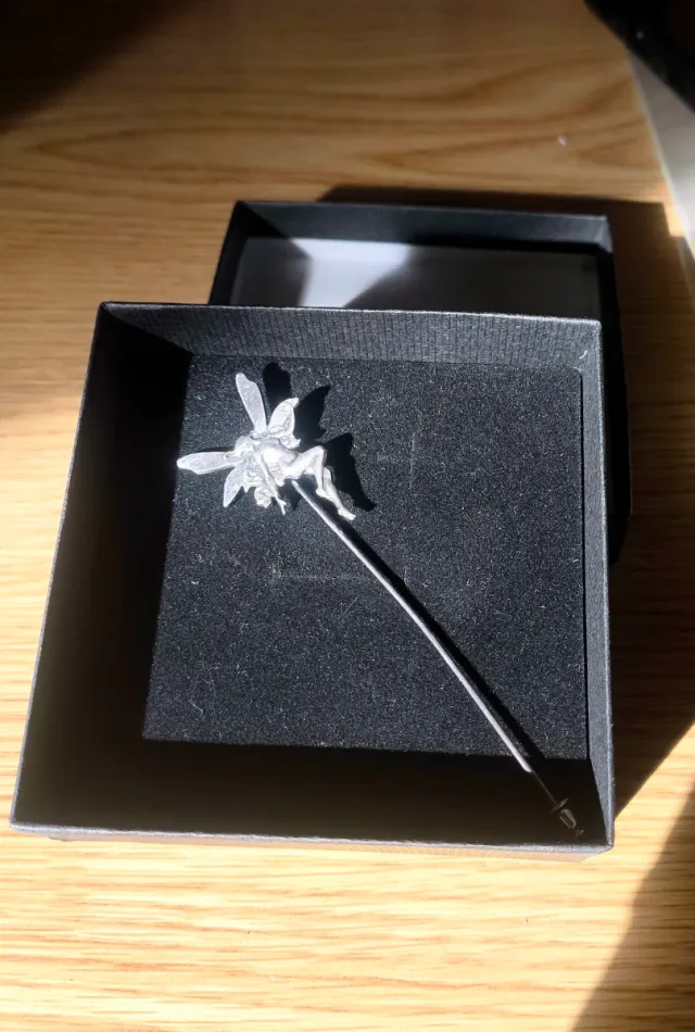 Hada, broche de plata