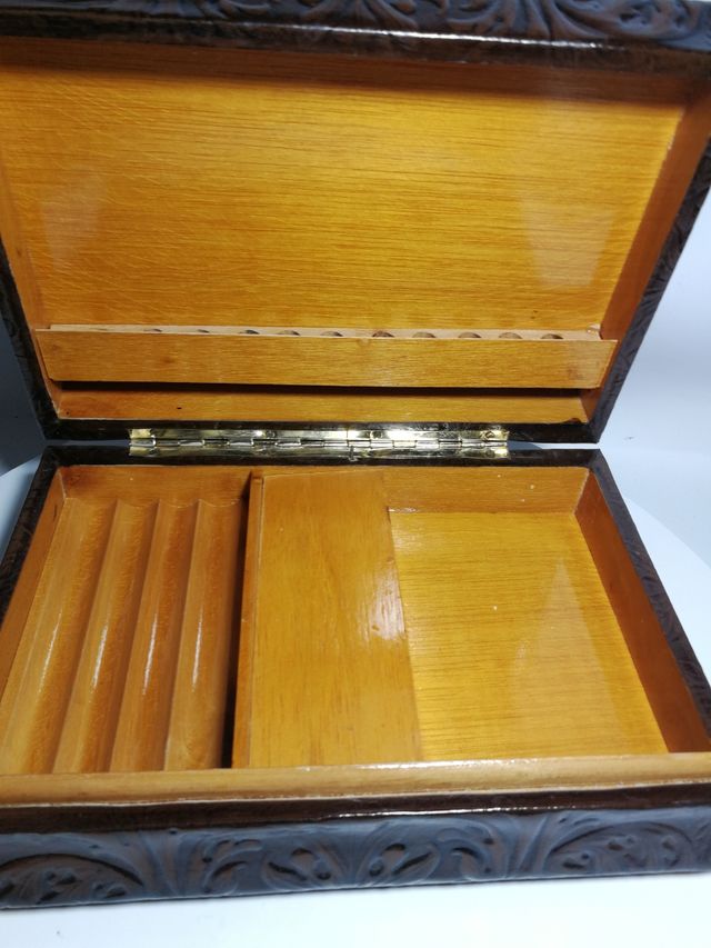 caja para puros y cigarrillos con musica