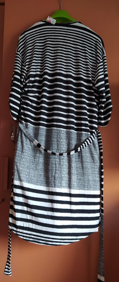 vestido blanco y negro