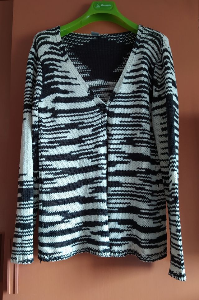 cárdigan blanco y negro