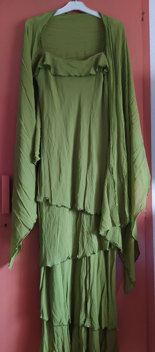 vestido de fiesta con chal