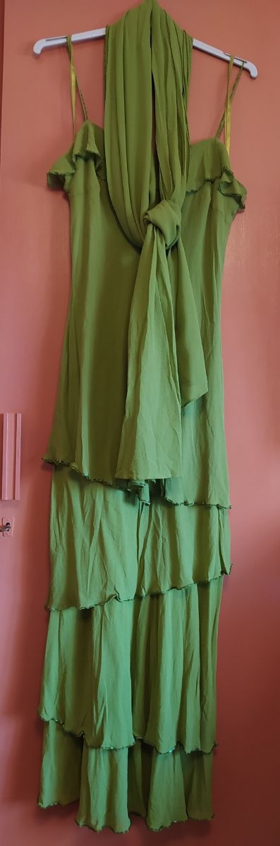 vestido de fiesta con chal