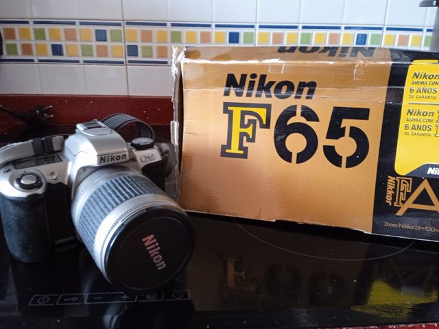 Cámara de fotos Nikon f65