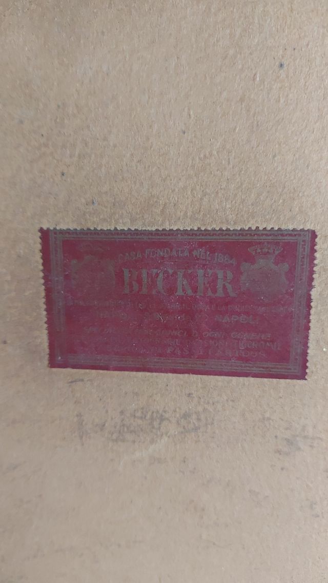 quadro dipinto a mano con cornice in legno.