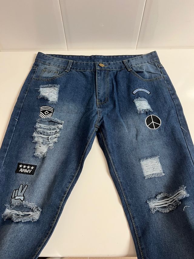Pantalones tejanos nuevos a estrenar