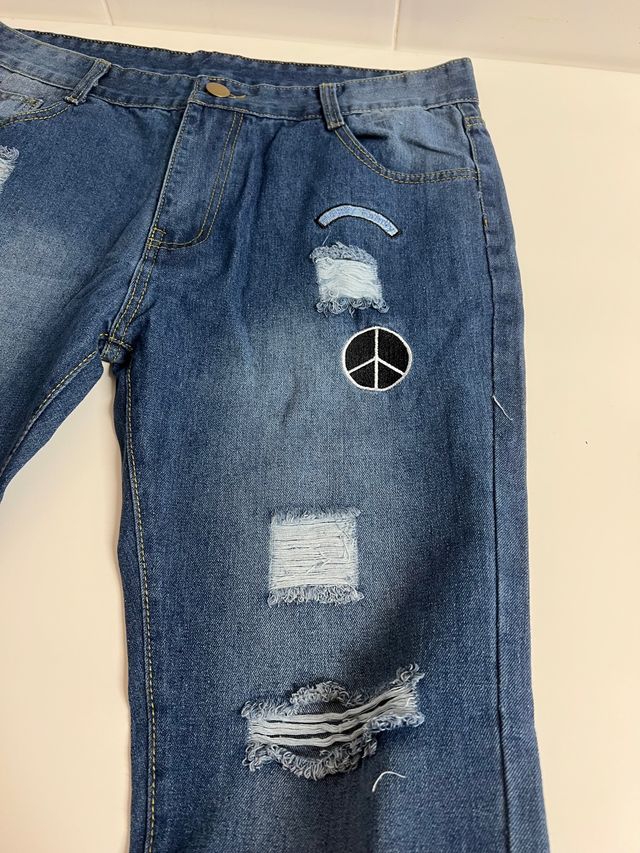 Pantalones tejanos nuevos a estrenar