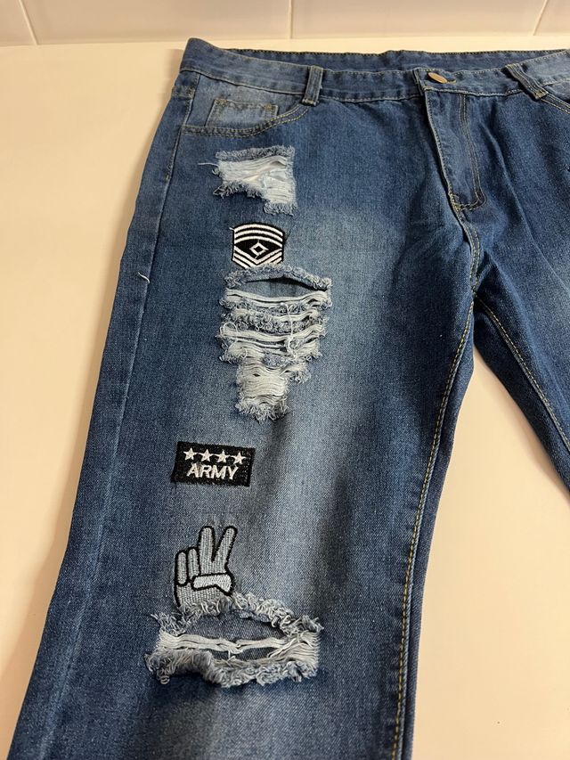 Pantalones tejanos nuevos a estrenar