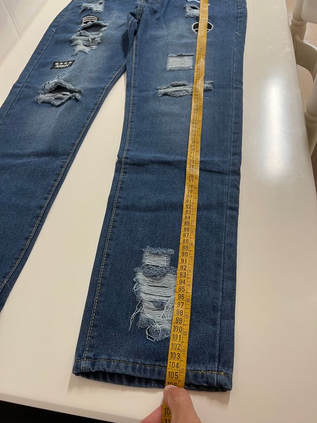 Pantalones tejanos nuevos a estrenar