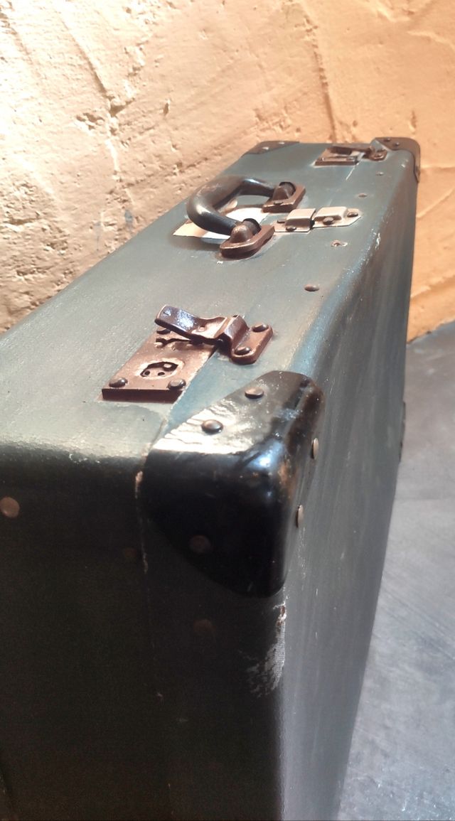 Maleta para decoración de escaparates