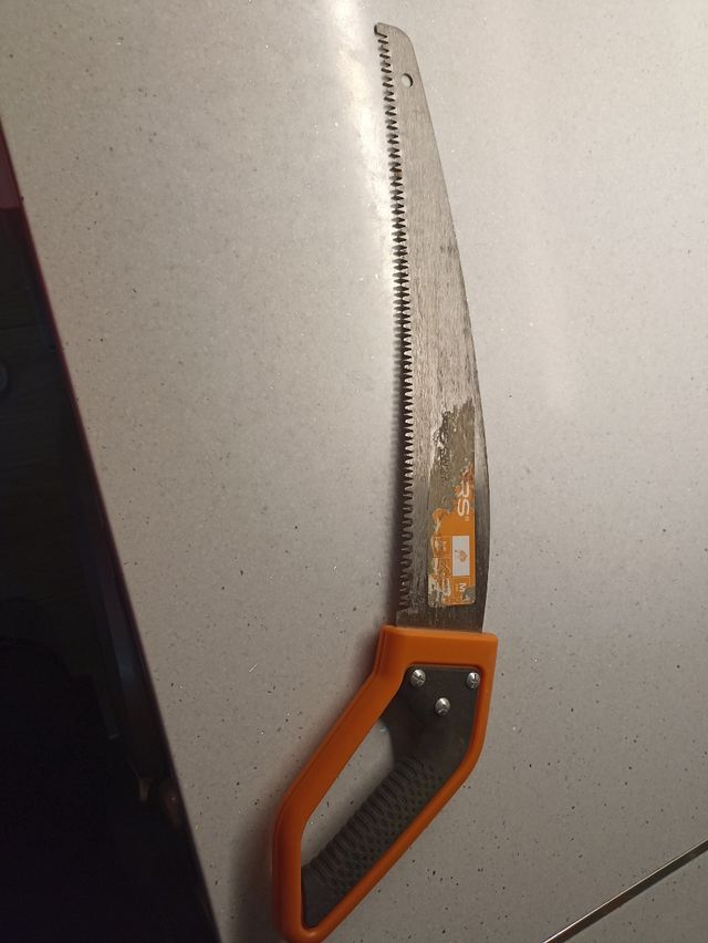 sierra para cortar madera