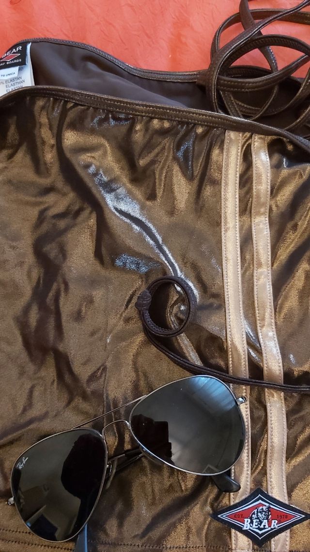 Lotto 4 pezzi  2 modelli slip+reggiseno+pareo