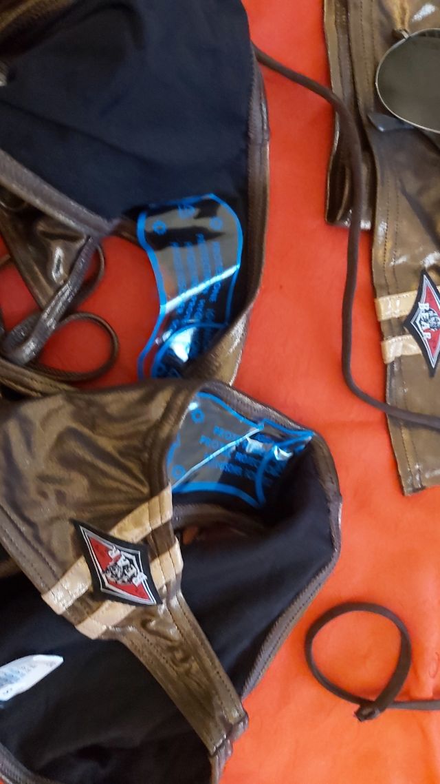 Lotto 4 pezzi  2 modelli slip+reggiseno+pareo