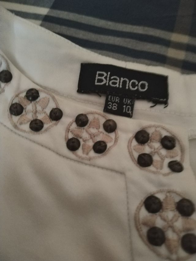 vestido sin mangas rebajado.