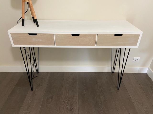 Mesa, recibidor de 120*40*78 y espejo a juego.