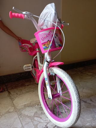 Bici bambina unicorno con rotelle seconda mano per 80 EUR su Torino su  WALLAPOP