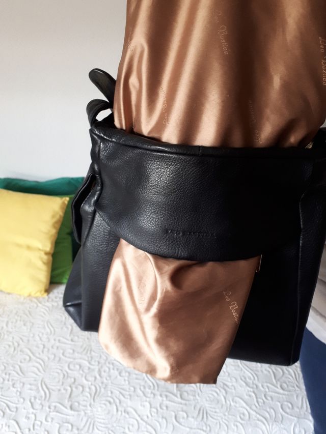 Bolso piel negro.