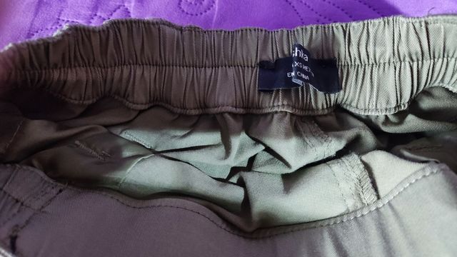 Pantalón tipo cargo