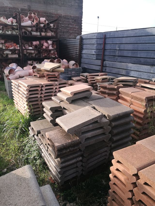 coprimuri con gocciolatoio in cemento