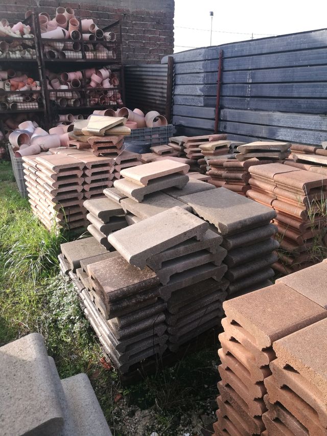 coprimuri con gocciolatoio in cemento