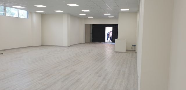 TARIMA FLOTANTE,RODAPIE Y PUERTAS