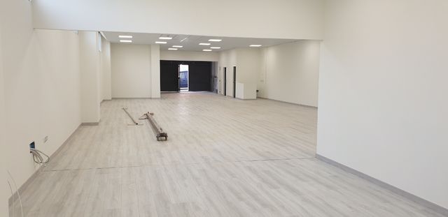 TARIMA FLOTANTE,RODAPIE Y PUERTAS