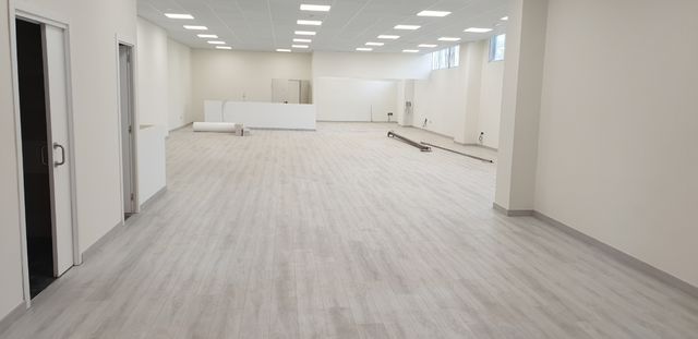 TARIMA FLOTANTE,RODAPIE Y PUERTAS