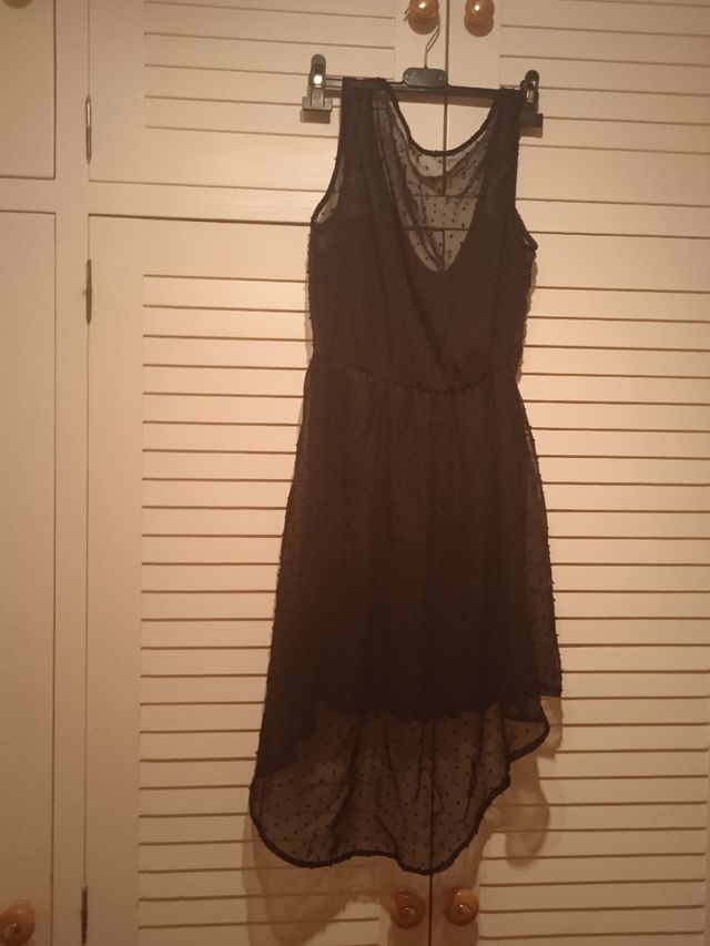 Vestido de gasa negro.