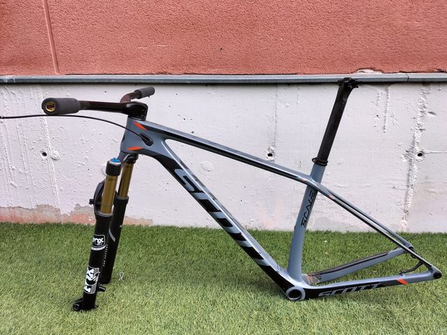 Quadro de carbono Scott Escale 910