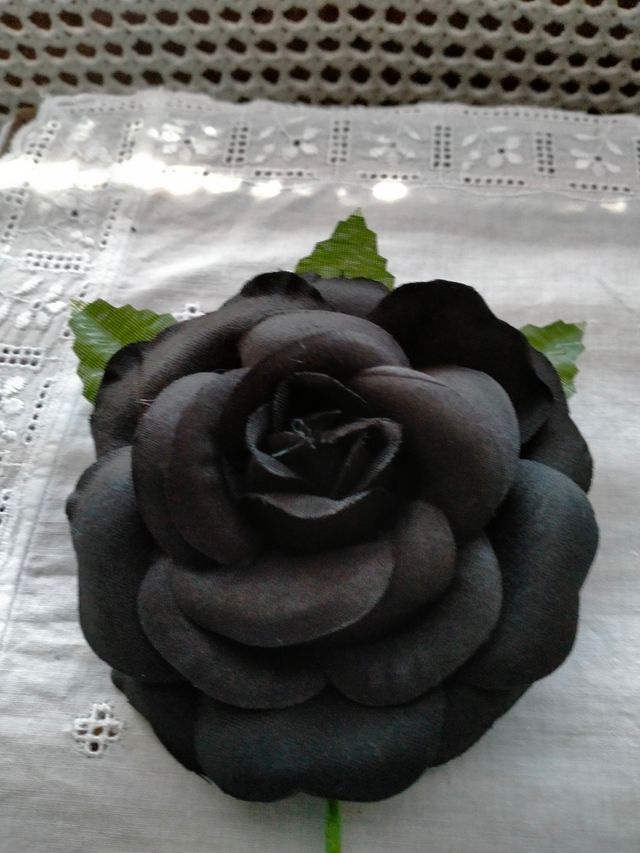 2 broches,  flores adorno solapa