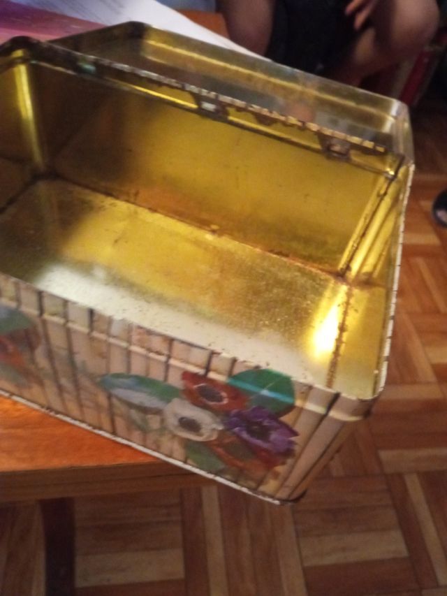 caja antigua colacao años 60