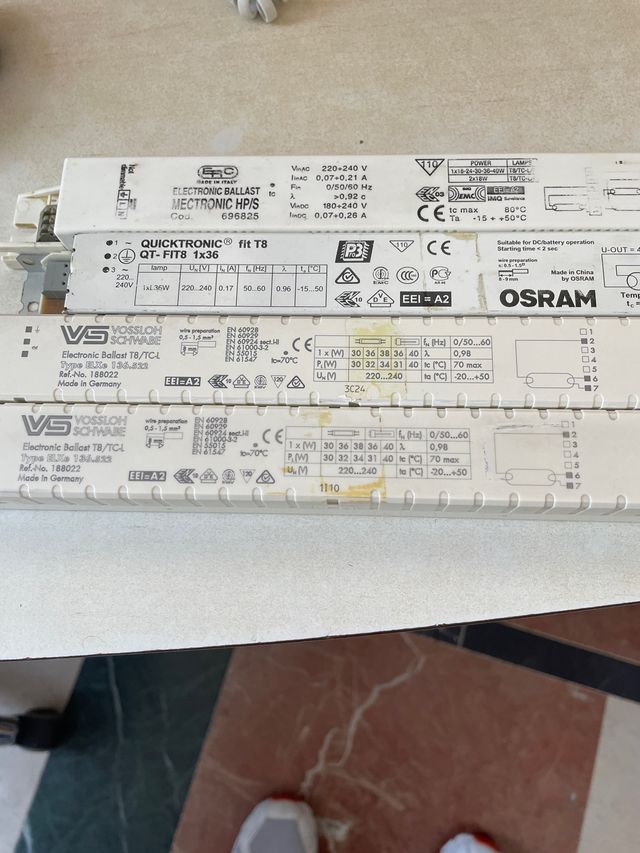 Balastros electrònics.   4 unidades