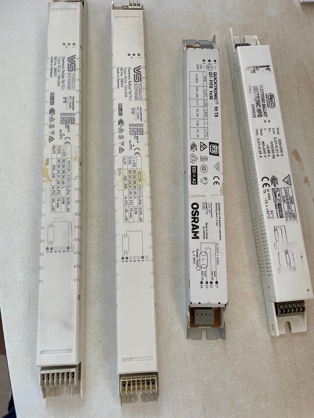 Balastros electrònics.   4 unidades