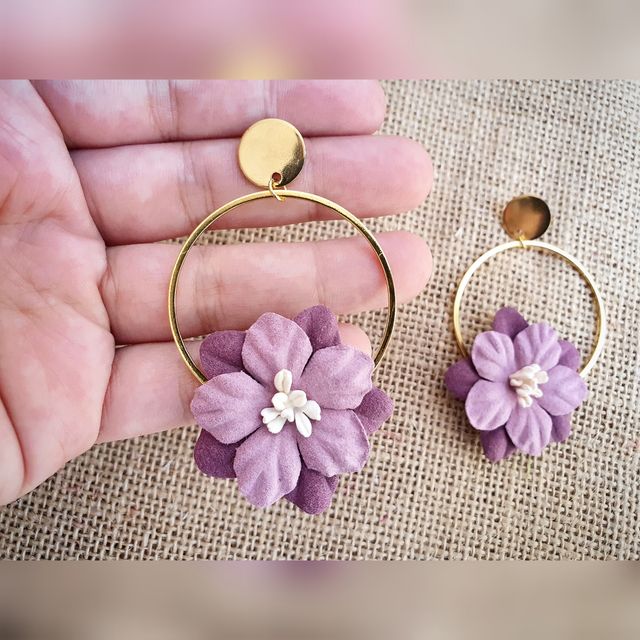 Conjunto peinecillo y pendientes lila y malva