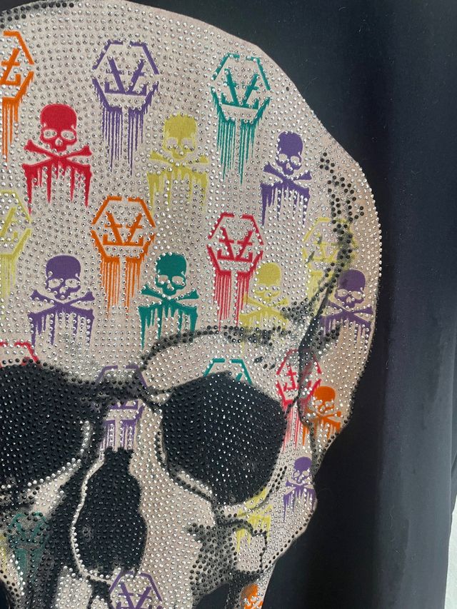 Camiseta con aplicaciones