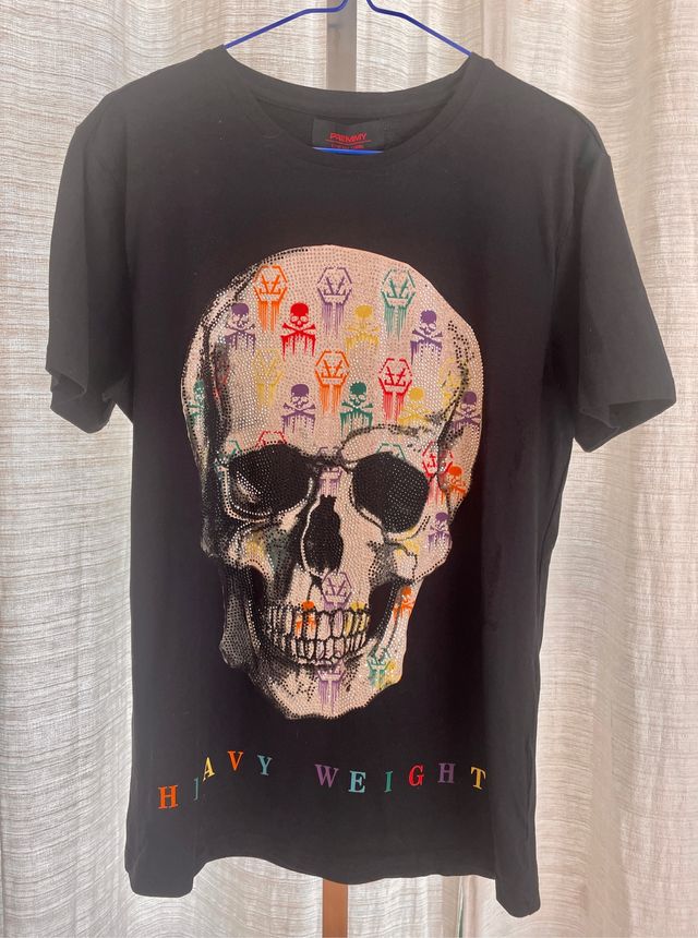 Camiseta con aplicaciones