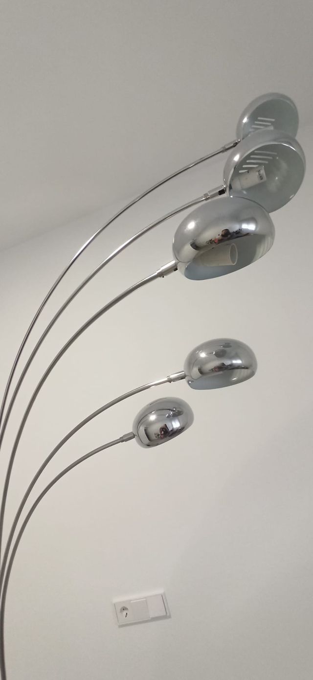 Lampara  diseño arco con cromado plata de 5 brazos