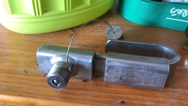 Candado cierre de macima seguridad de hierro