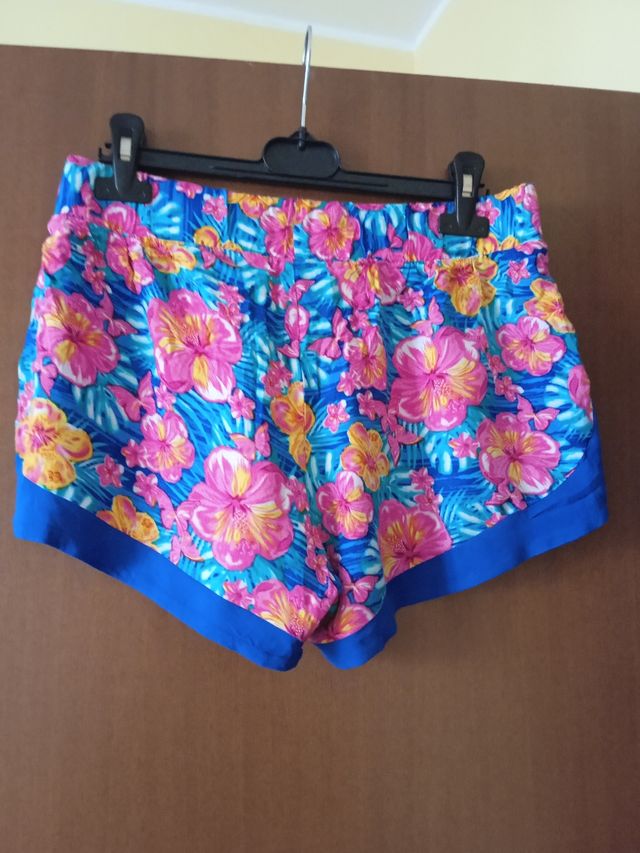 Pantaloncino Tezenis blu con fantasia floreale