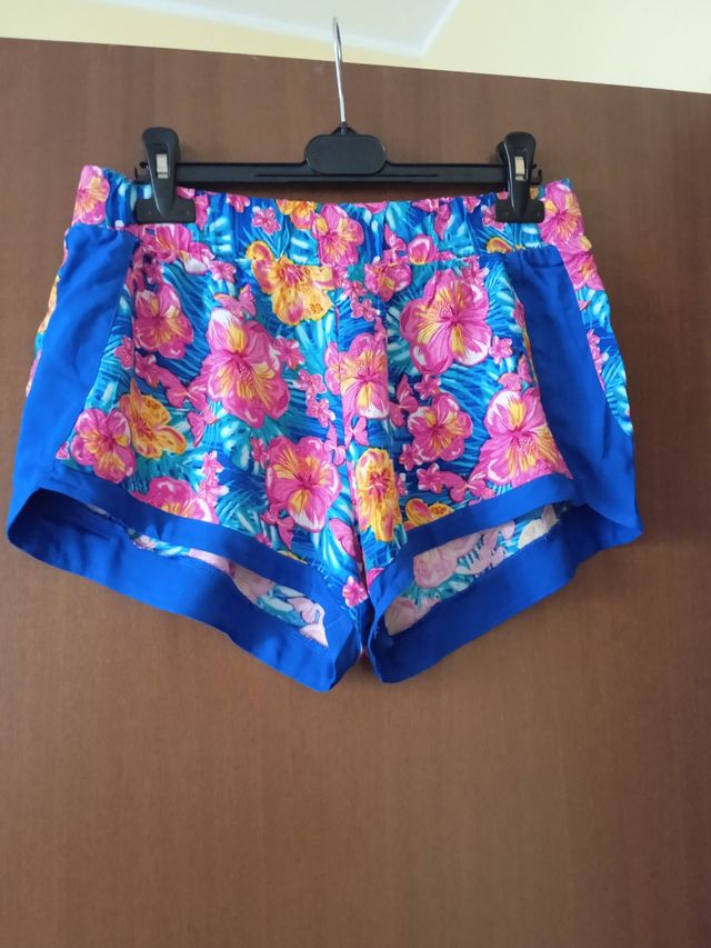 Pantaloncino Tezenis blu con fantasia floreale