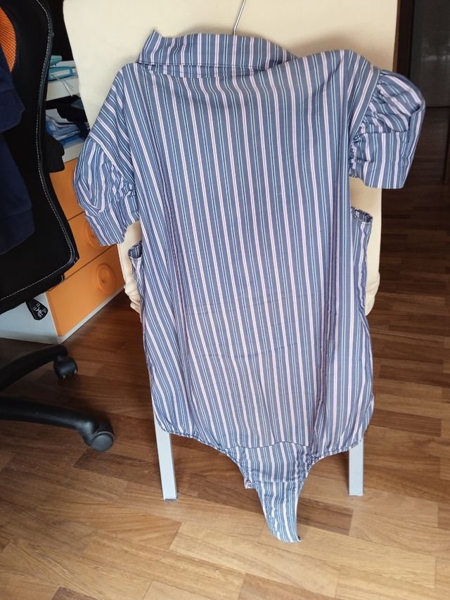 Camicia a body a righe blu,celeste e rosa con scol